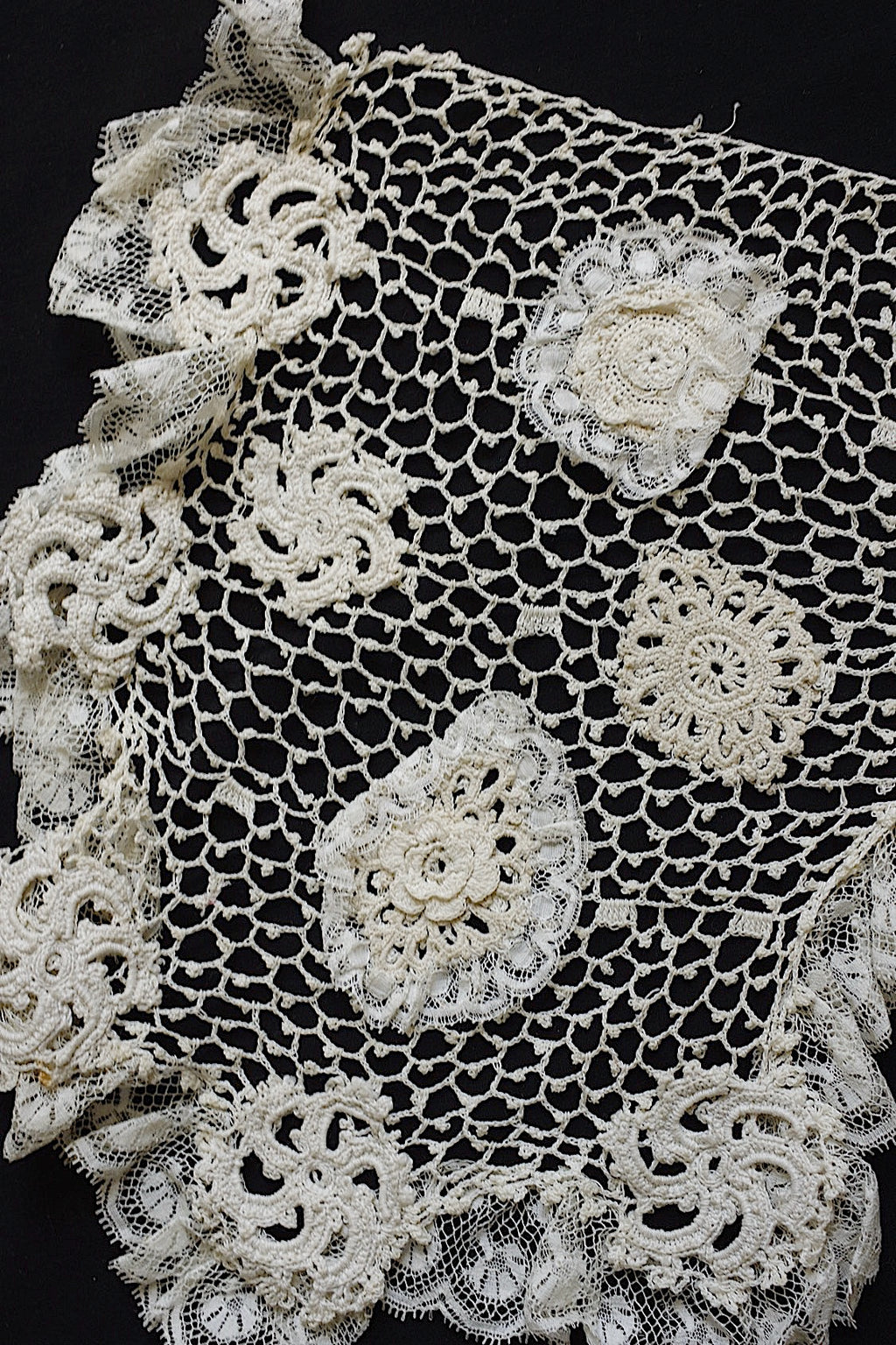 Antique Lace (dentelle ancienne) Crochet Lace Accents