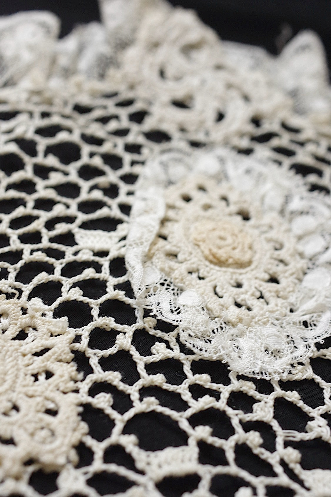 Antique Lace (dentelle ancienne) Crochet Lace Accents