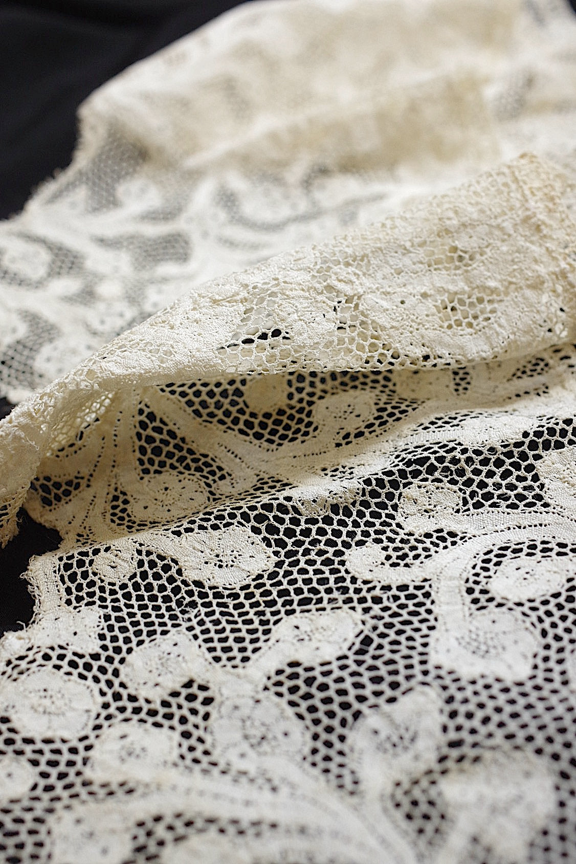 Antique Lace (dentelle ancienne) Lace Fabric + Flemish Lace