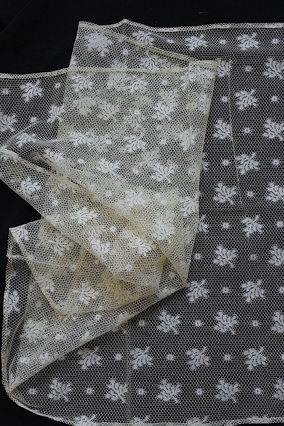 Antique Lace (dentelle ancienne) Lace Fabric + Flemish Lace