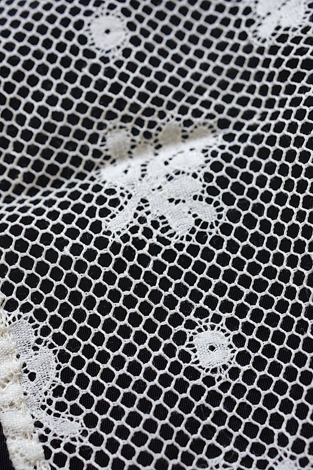 Antique Lace (dentelle ancienne) Lace Fabric + Flemish Lace