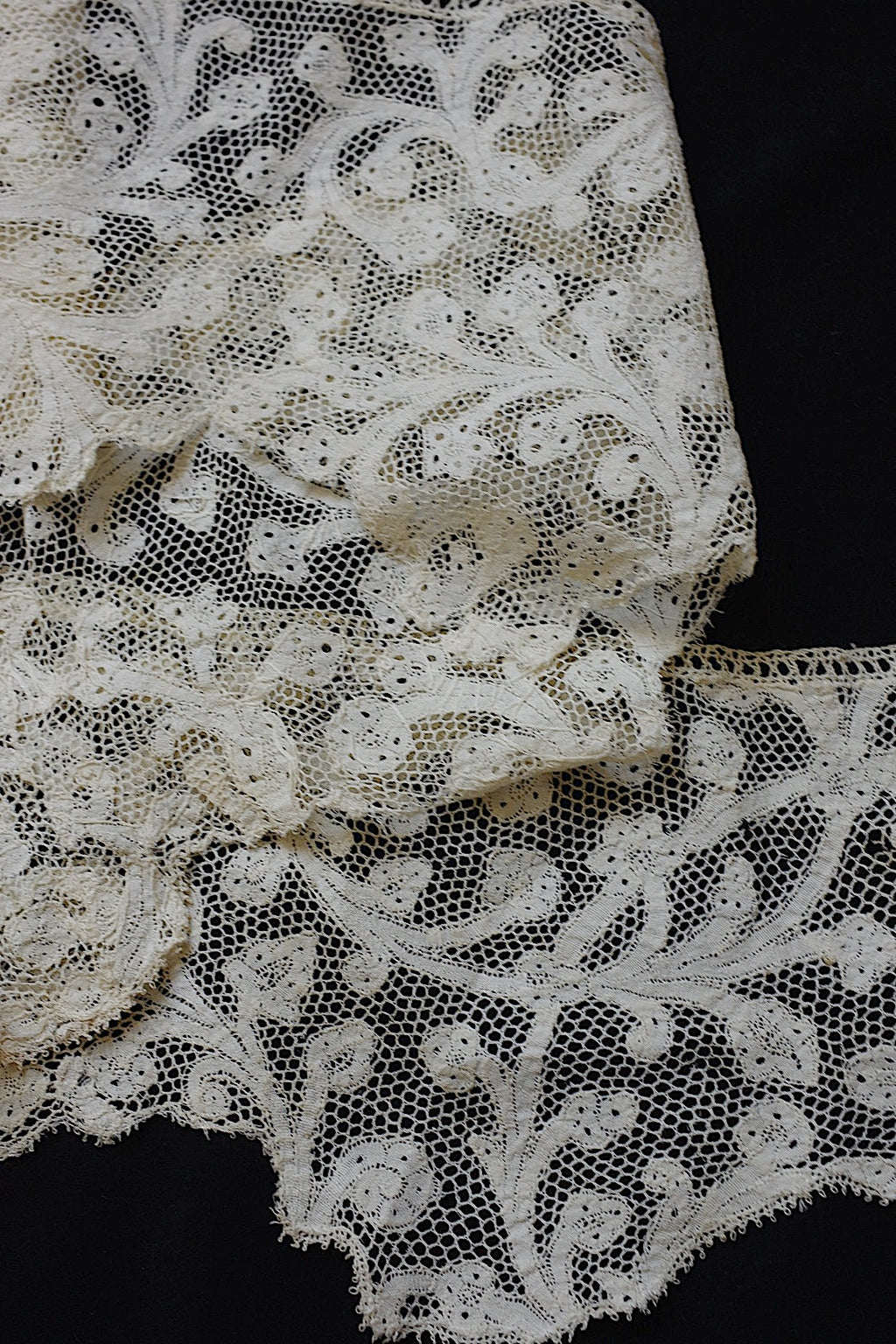 Antique Lace (dentelle ancienne) Lace Fabric + Flemish Lace