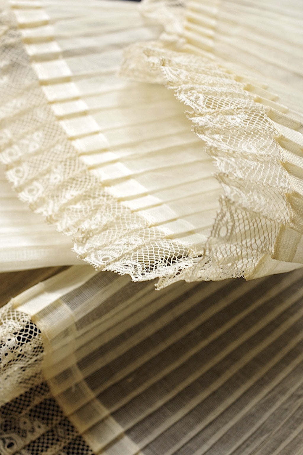 アンティークレース　dentelle ancienne　プリーツ