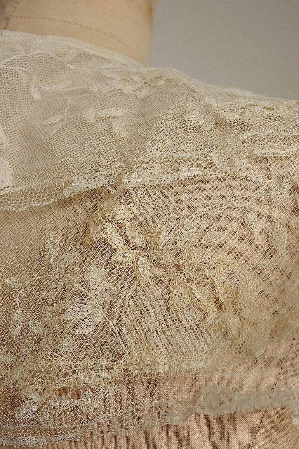 アンティークレース　dentelle ancienne　レースショール