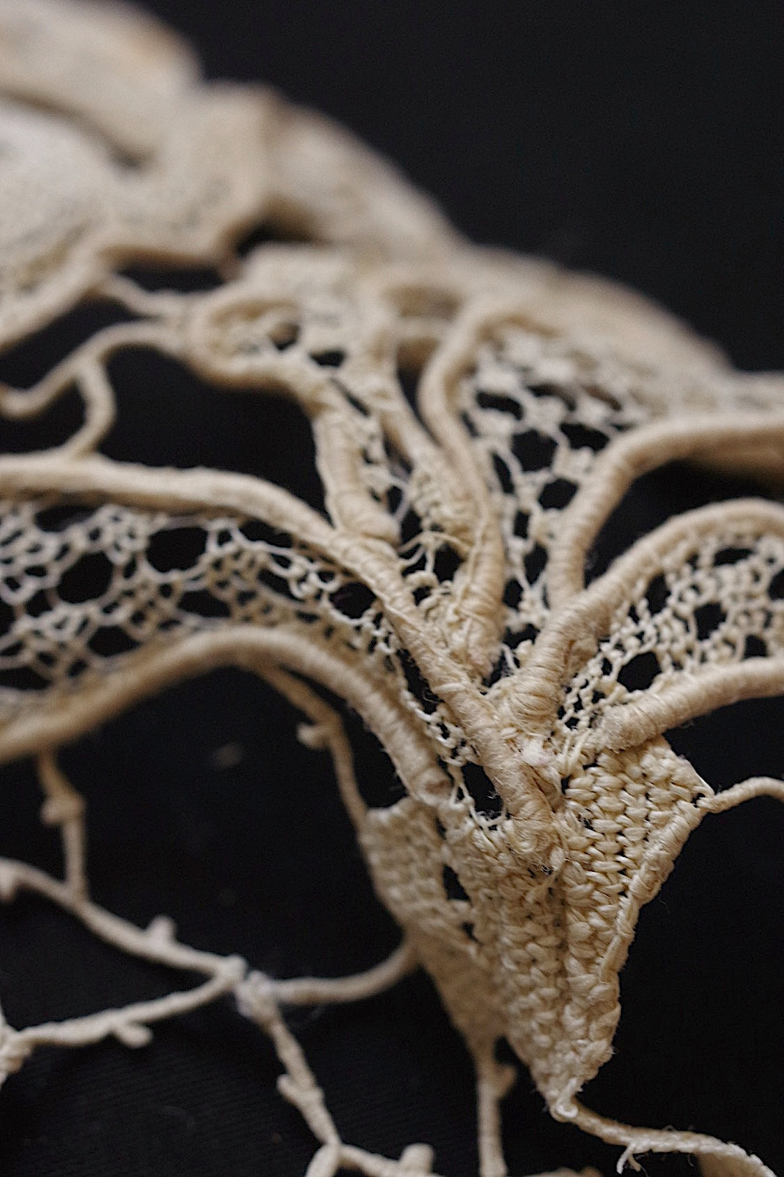 Encaje antiguo (dentelle ancienne), aguja de 110 cm