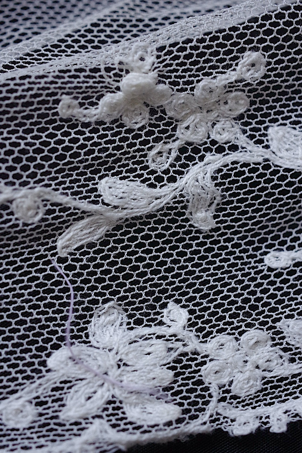 Dentelle ancienne : voile + chutes