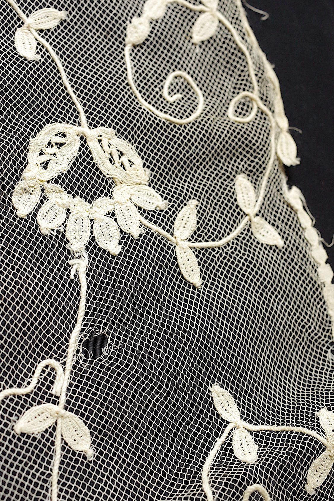 Antique Lace (dentelle ancienne) Veil 2