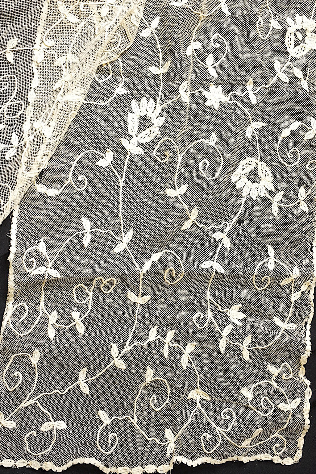 Antique Lace (dentelle ancienne) Veil 2