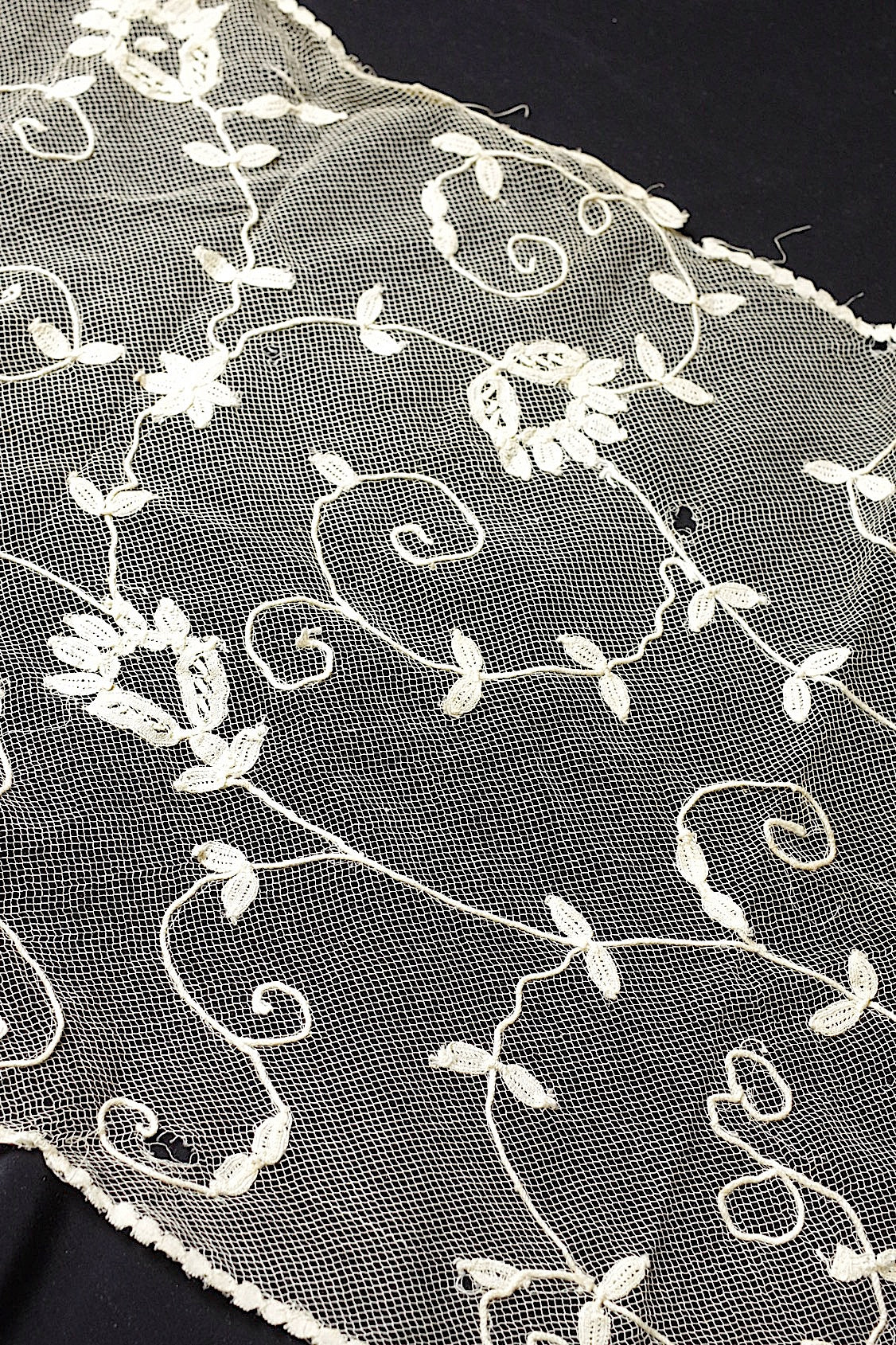 Antique Lace (dentelle ancienne) Veil 2