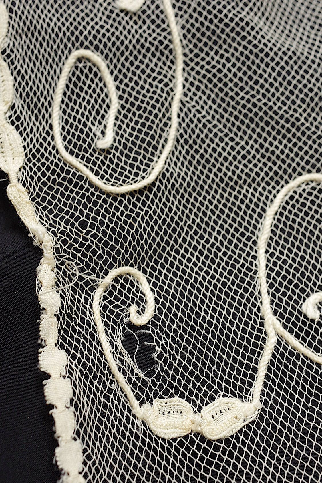 Antique Lace (dentelle ancienne) Veil 2