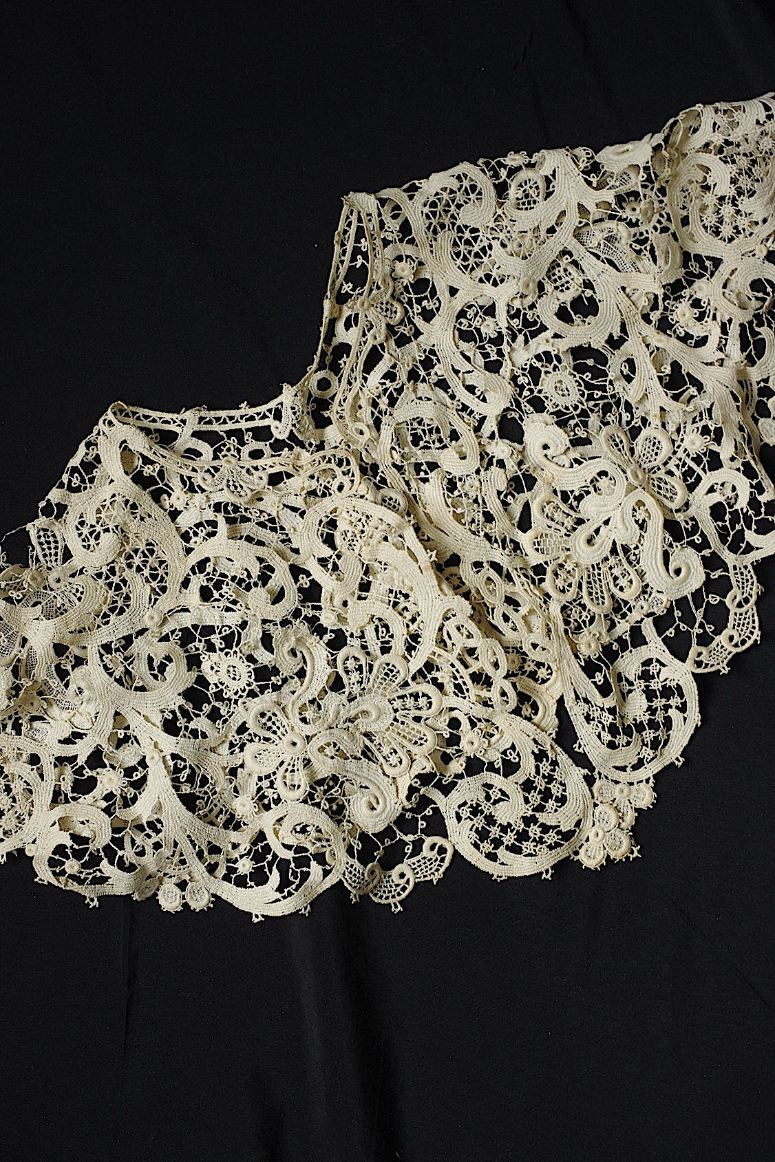 アンティークレース　dentelle ancienne　襟2