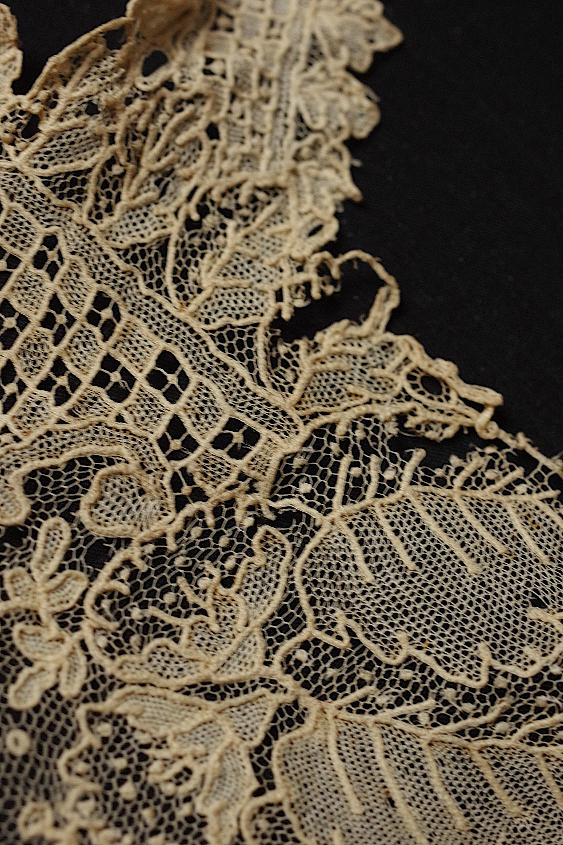 アンティークレース　dentelle ancienne　19世紀レースlot 素材用