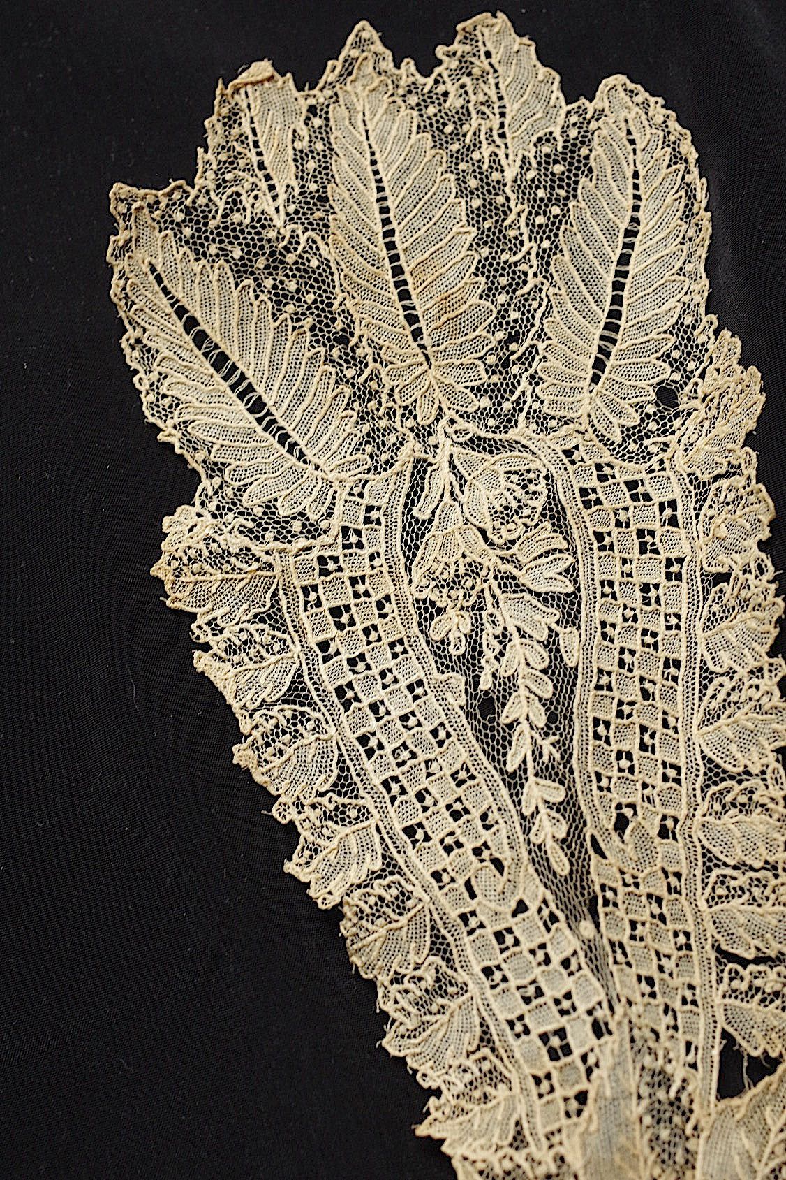 アンティークレース　dentelle ancienne　19世紀レースlot 素材用