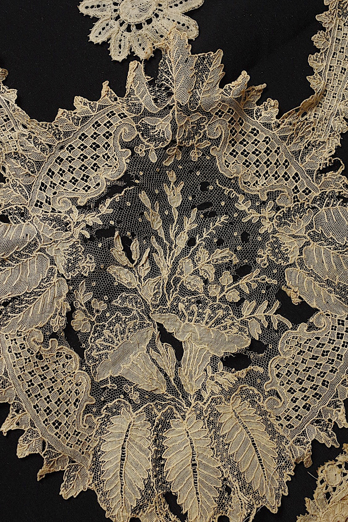 アンティークレース　dentelle ancienne　19世紀レースlot 素材用