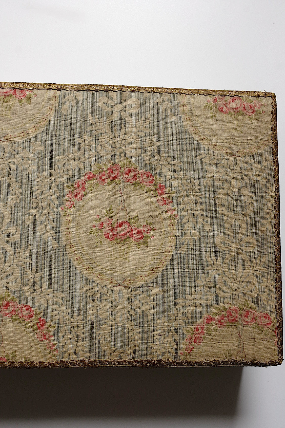 Antique Box (boîte ancienne) — Large Cartonnage