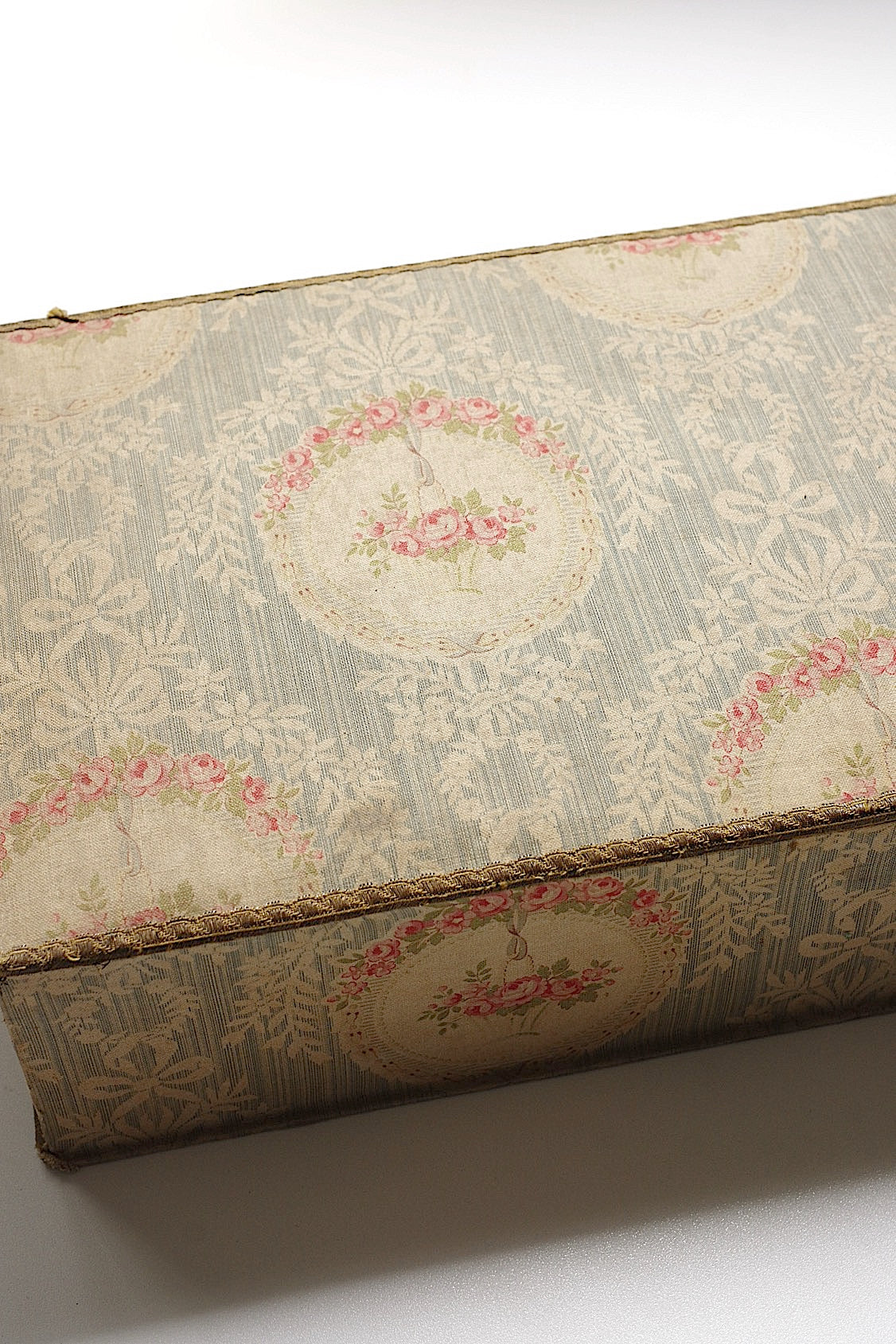 Antique Box (boîte ancienne) — Large Cartonnage