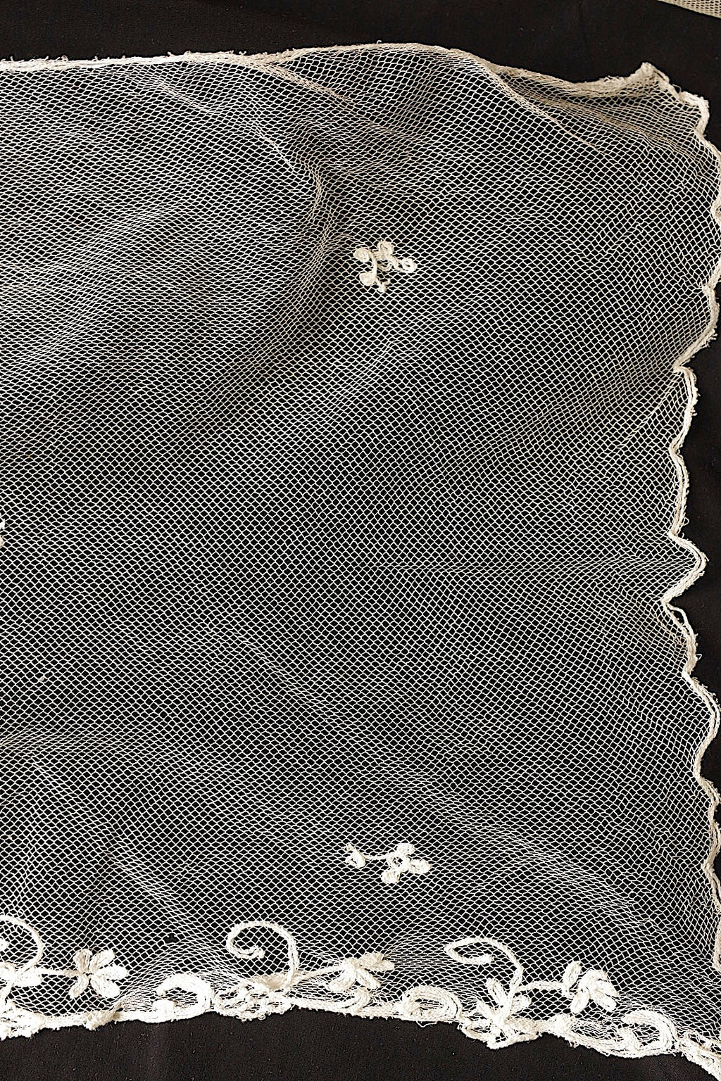 Encajes antiguos (dentelle ancienne), 2 tipos