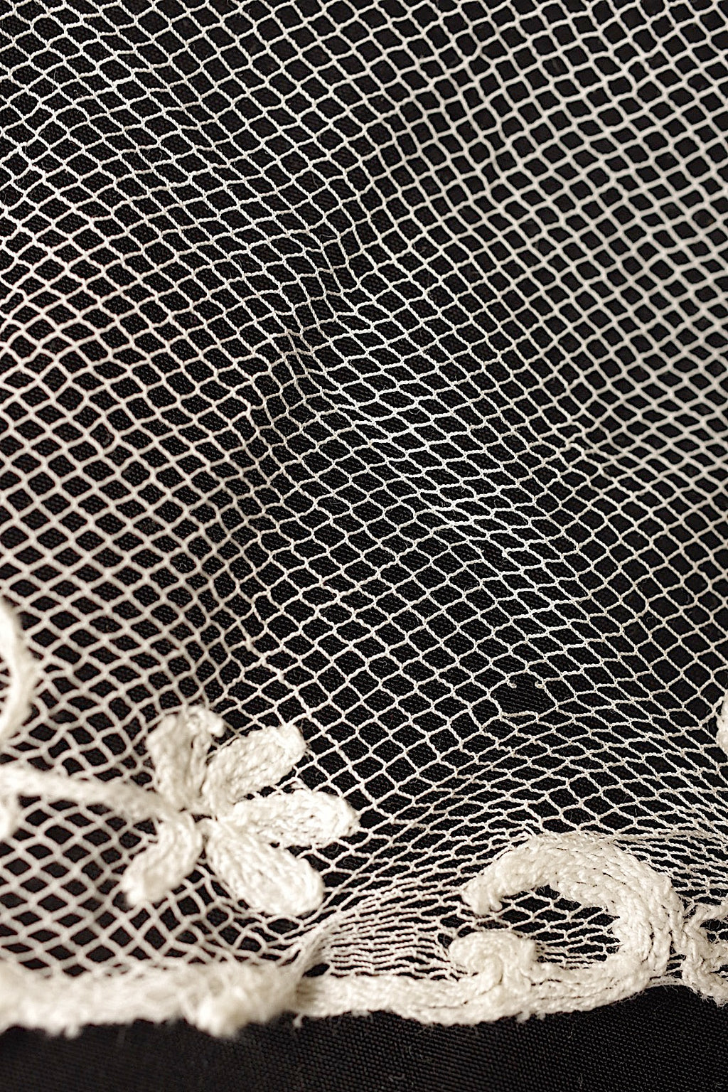 Encajes antiguos (dentelle ancienne), 2 tipos
