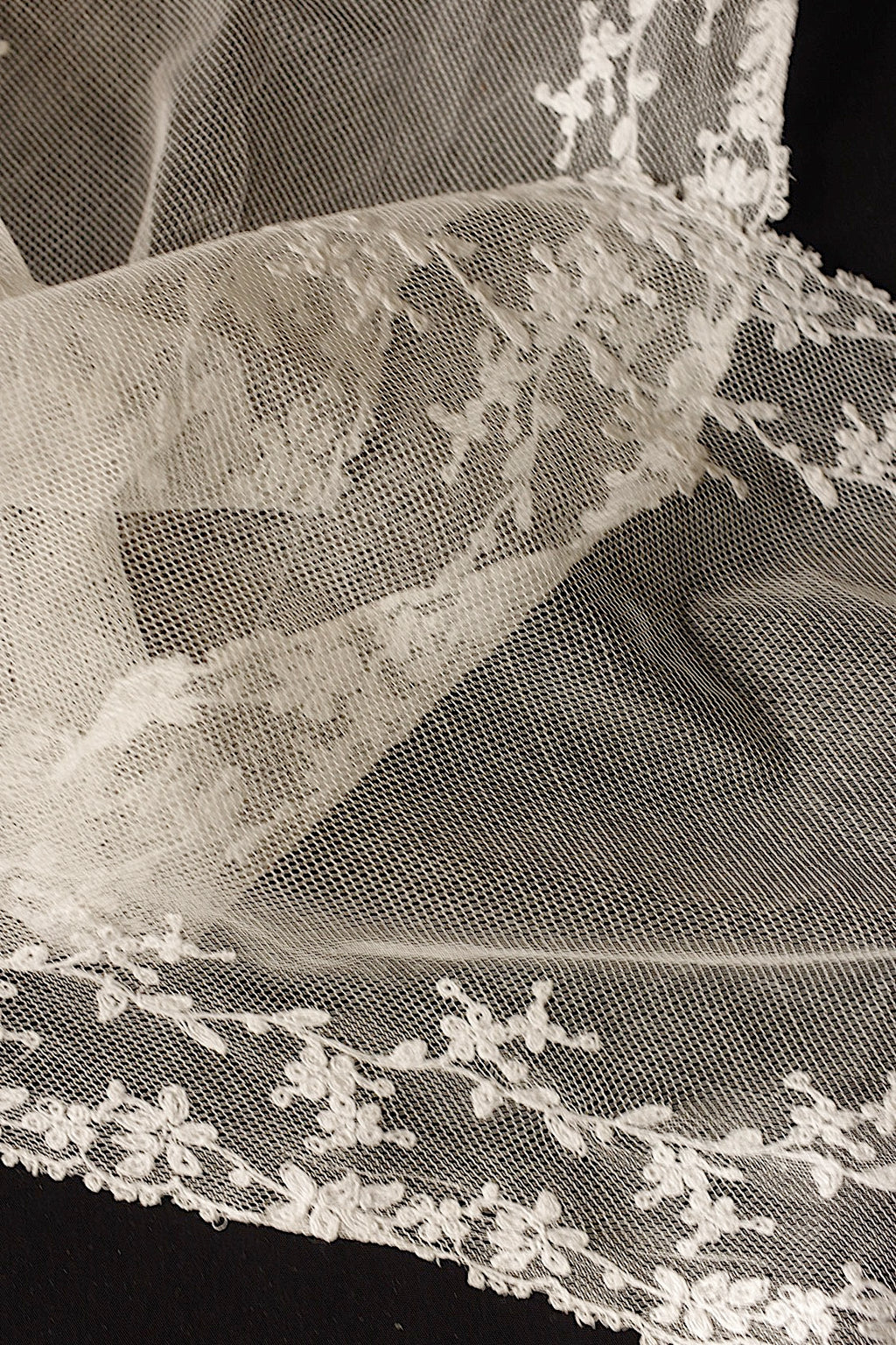 Encajes antiguos (dentelle ancienne), 2 tipos