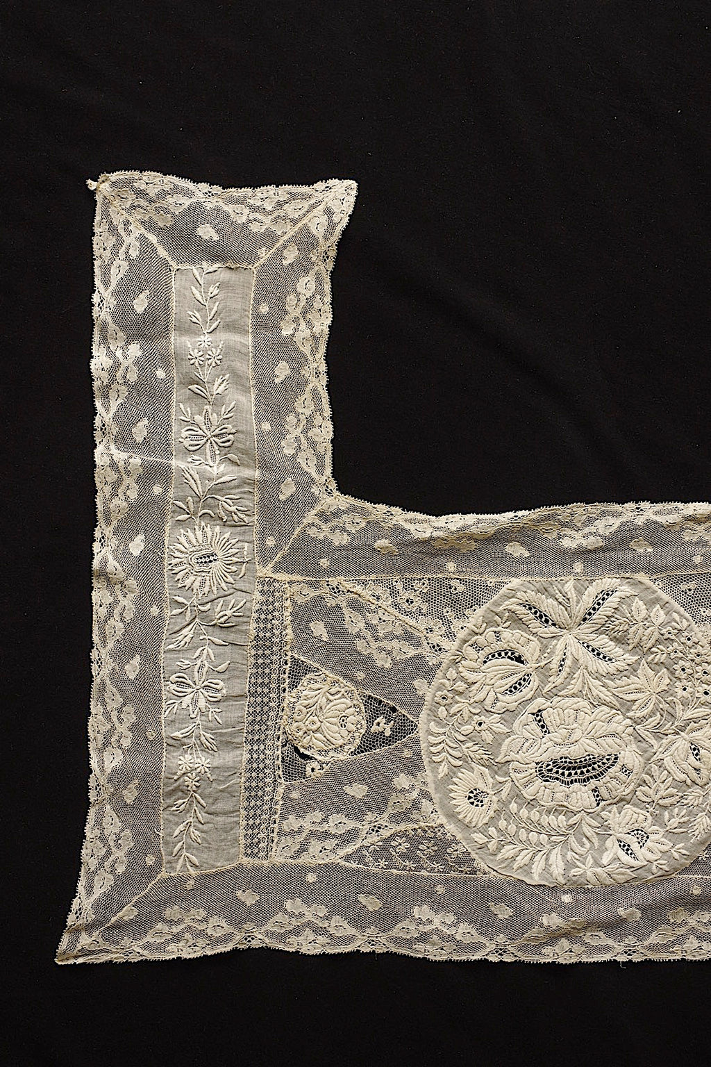 Broderie ancienne, dentelle ancienne, chutes de tissu
