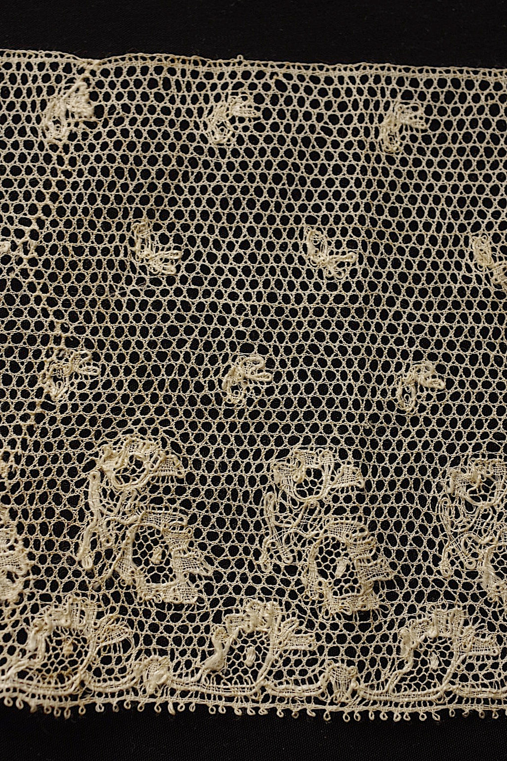 Encaje antiguo (dentelle ancienne) 550 cm