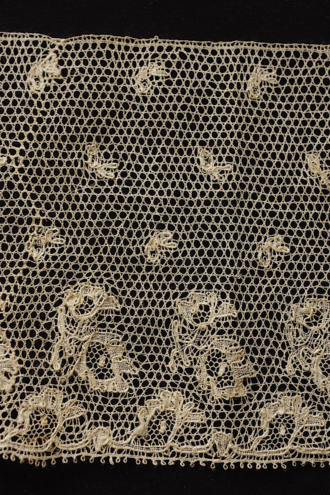 Encaje antiguo (dentelle ancienne) 550 cm