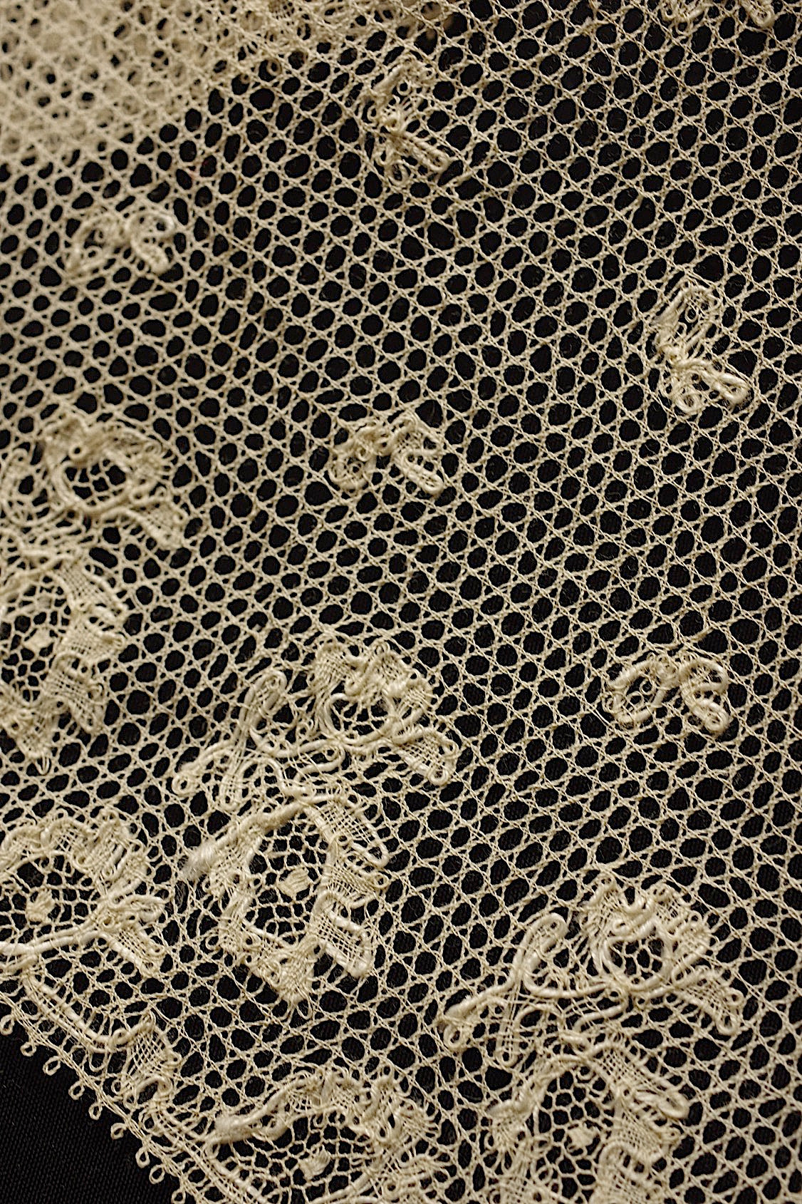 Encaje antiguo (dentelle ancienne) 550 cm