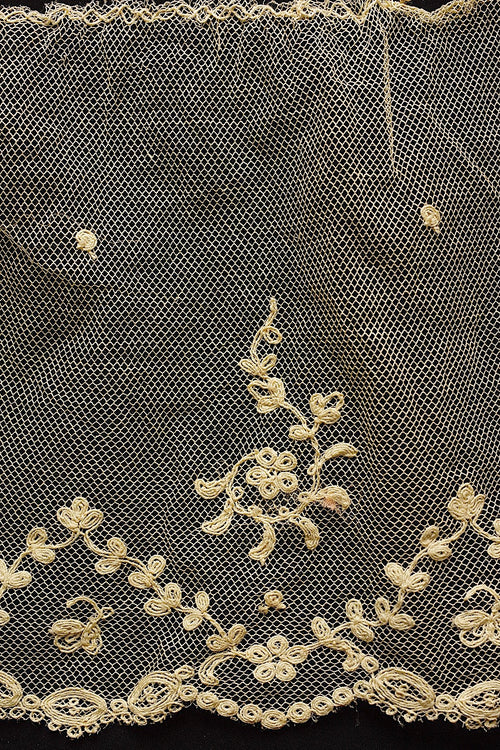 Dentelle ancienne 270 cm