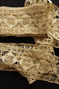 Dentelle ancienne 405 cm