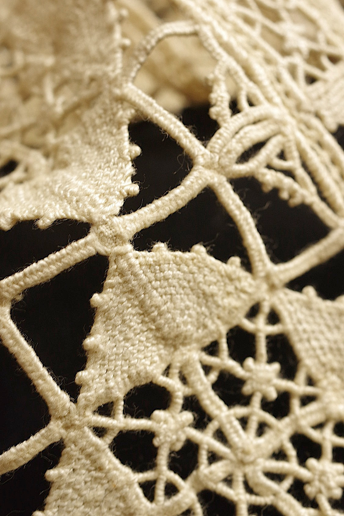 Dentelle ancienne 405 cm