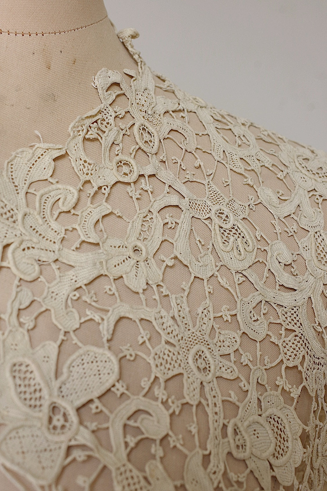 Antique Lace (dentelle ancienne) Collar