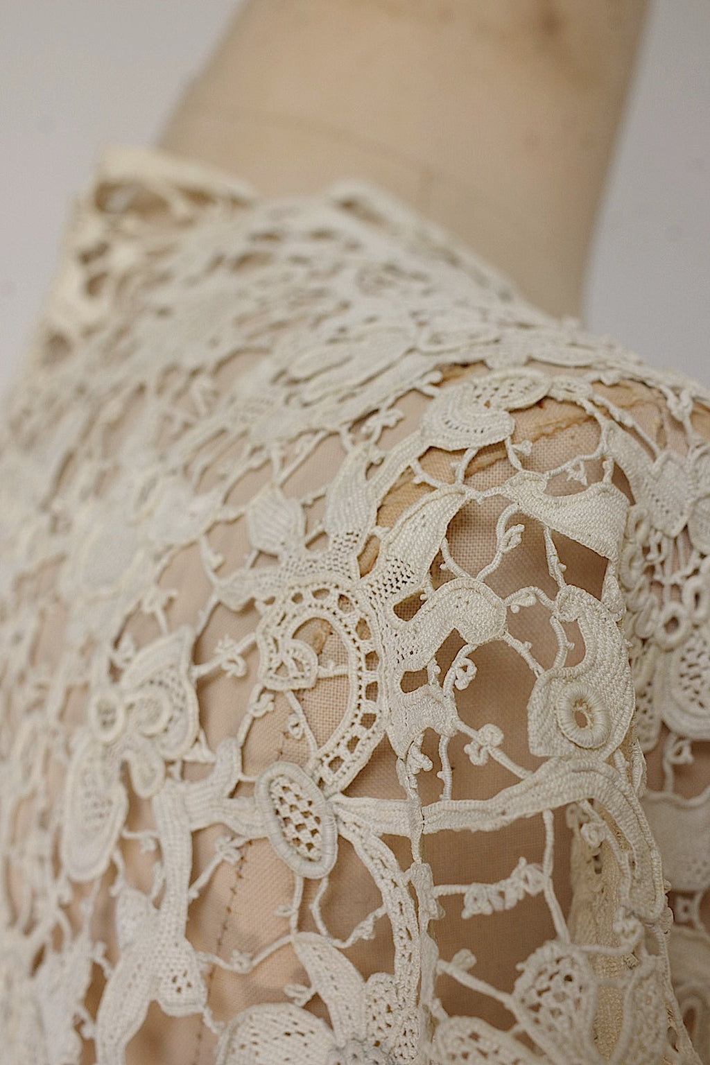 Antique Lace (dentelle ancienne) Collar
