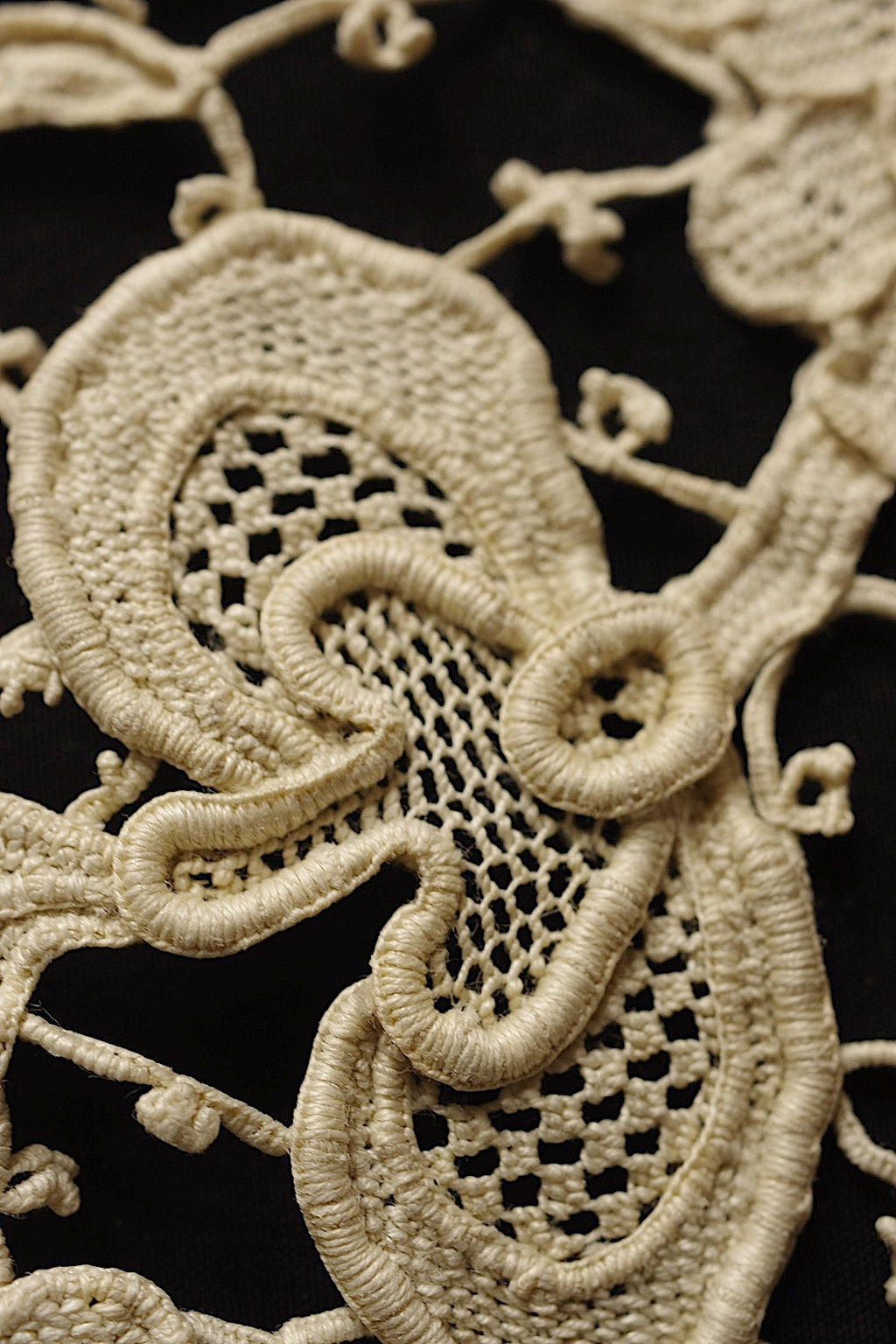 Antique Lace (dentelle ancienne) Collar