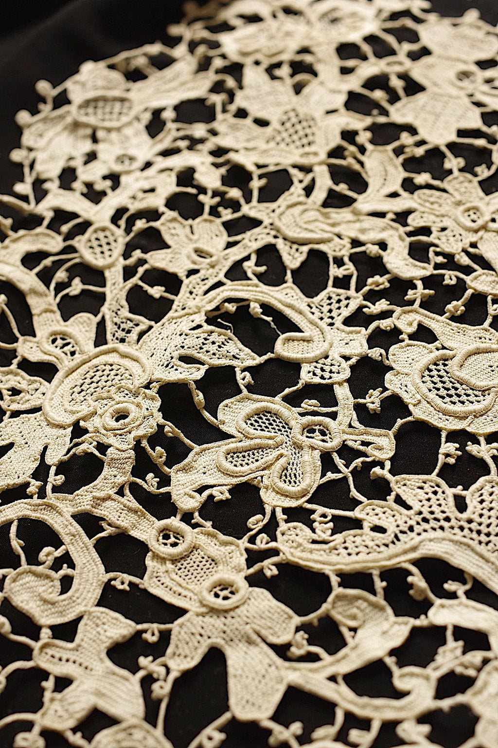 Antique Lace (dentelle ancienne) Collar