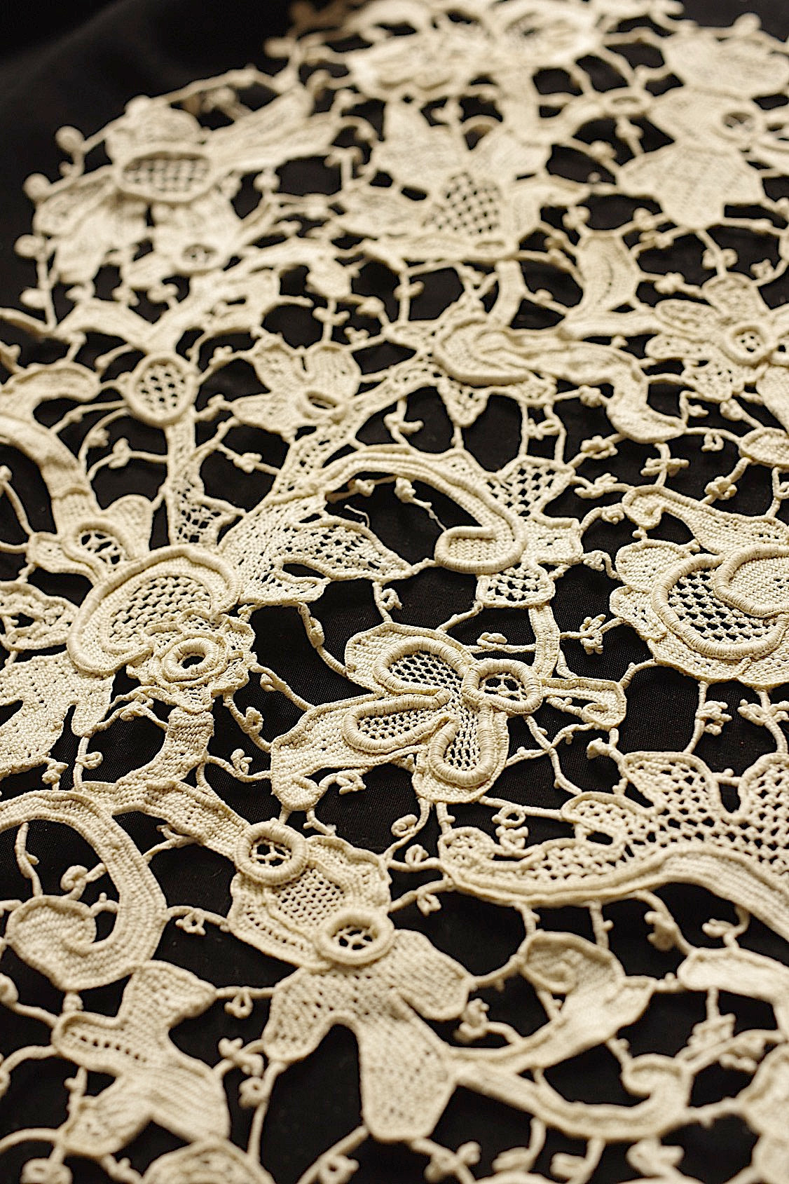Antique Lace (dentelle ancienne) Collar
