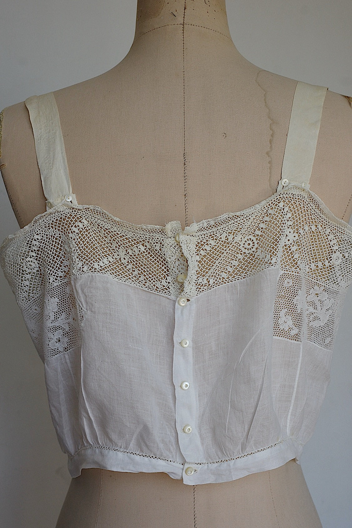 Hauts anciens vêtement antique top2