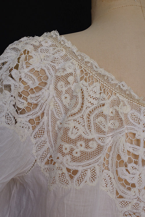 Antique Lace Dress vêtement antique  dress