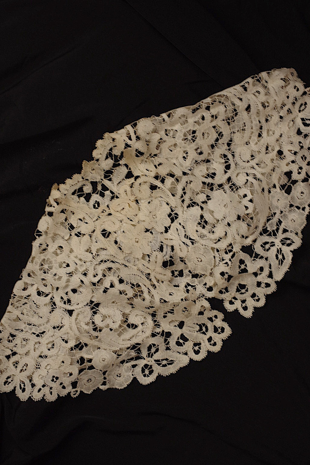 Antique Lace Collar (dentelle ancienne) Honiton