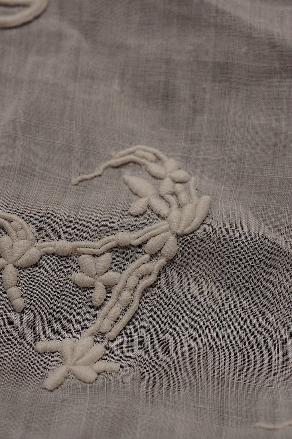 Antique Lace Handkerchief (mouchoir ancienne)