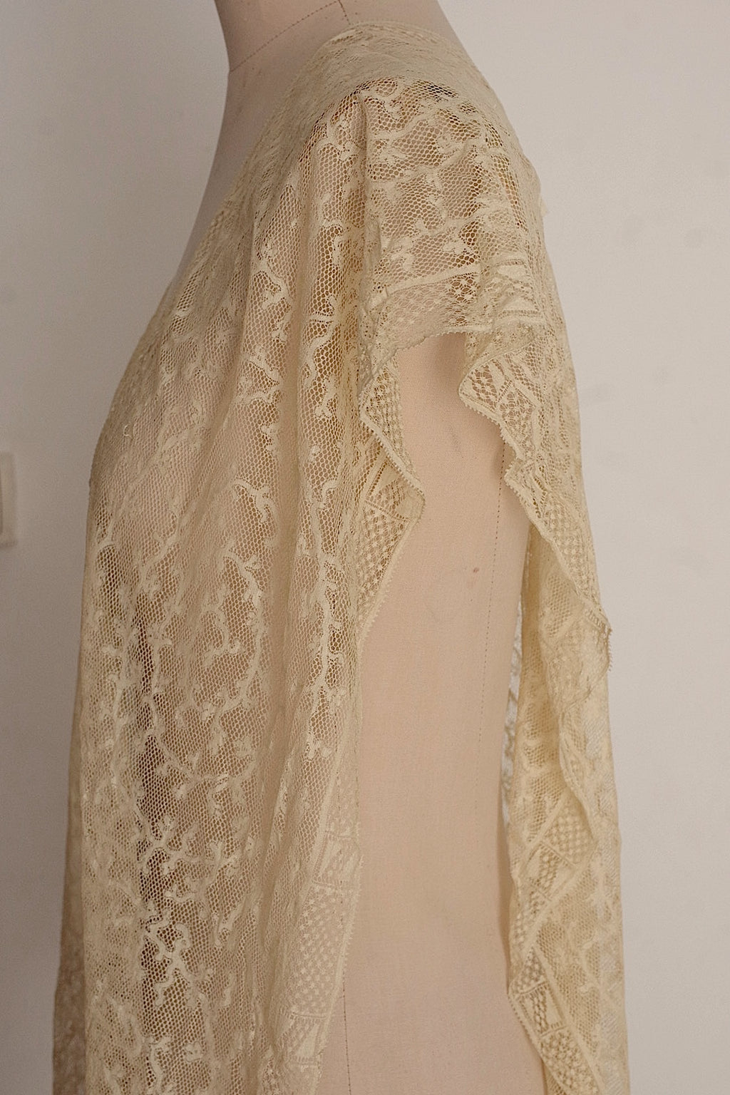 Chaleco de encaje antiguo (dentelle ancienne)