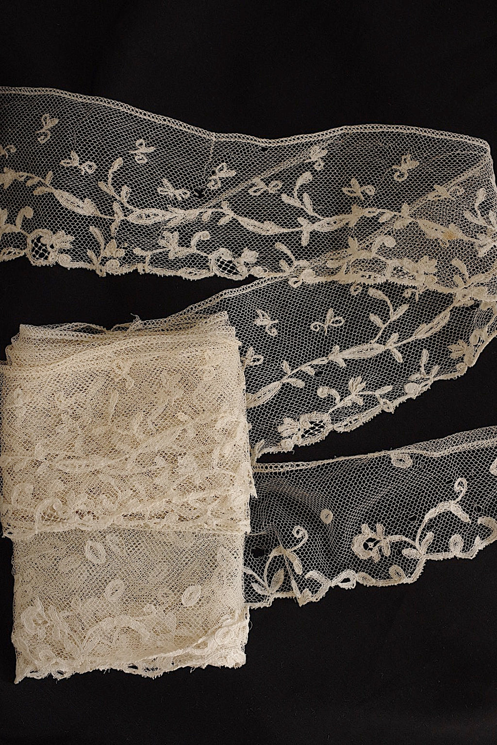 Antique Lace (dentelle ancienne) 240 cm + 80 cm + 80 cm