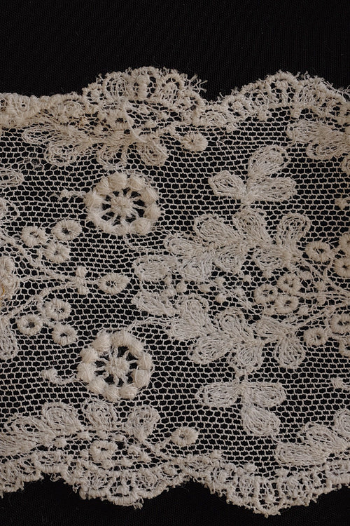 Antique Lace (dentelle ancienne) 387 cm