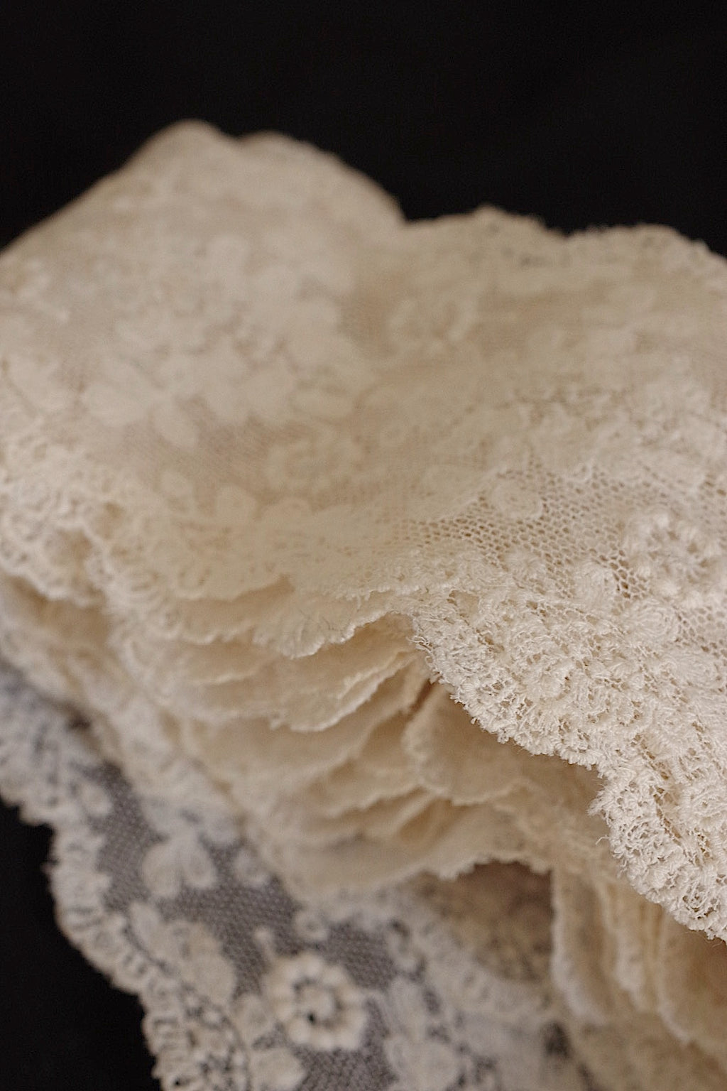 Antique Lace (dentelle ancienne) 387 cm