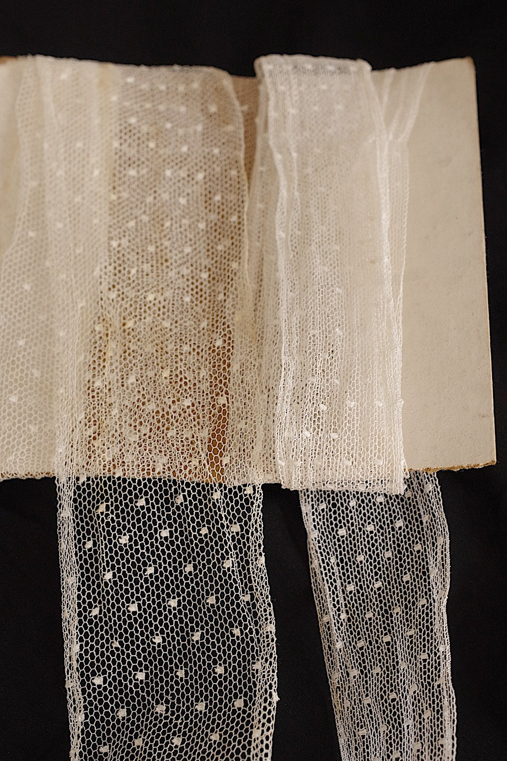 Dentelle ancienne, chutes de dentelle