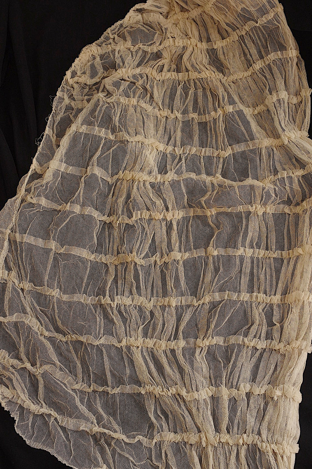 Dentelle ancienne, chutes de dentelle
