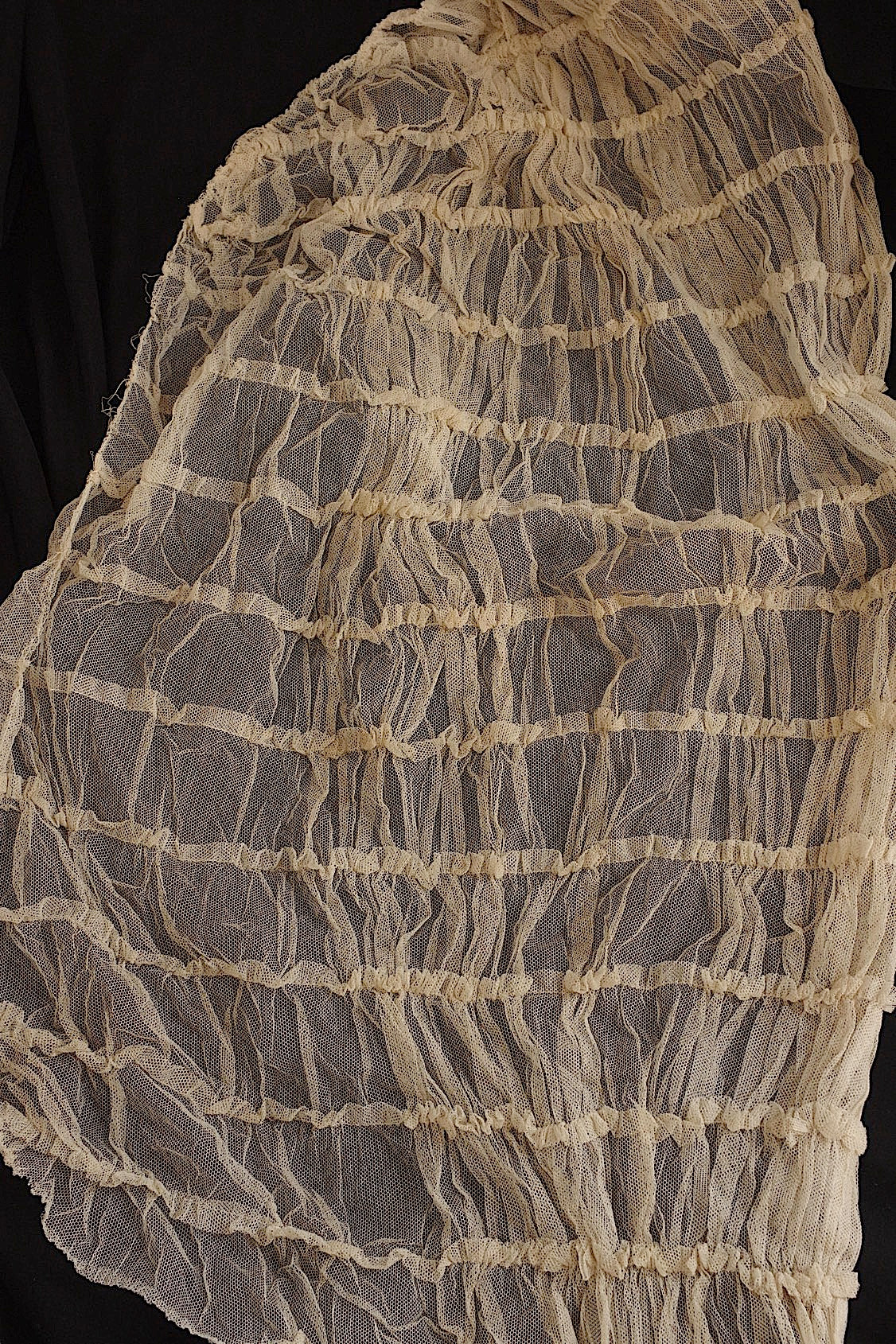 Dentelle ancienne, chutes de dentelle