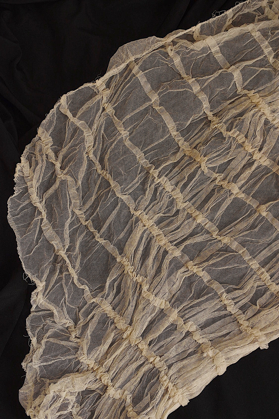Dentelle ancienne, chutes de dentelle
