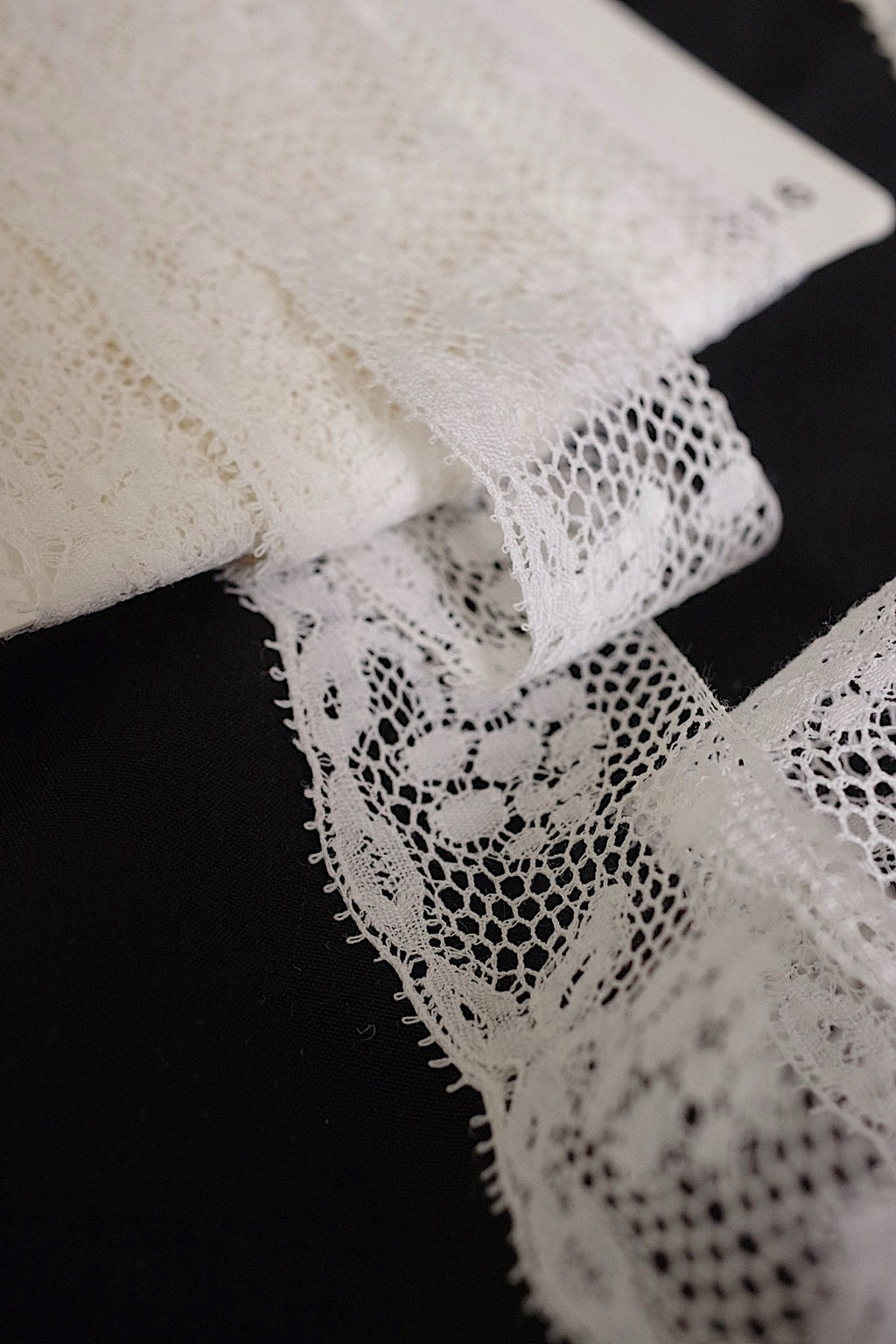 Dentelle ancienne 500 cm × 75 cm