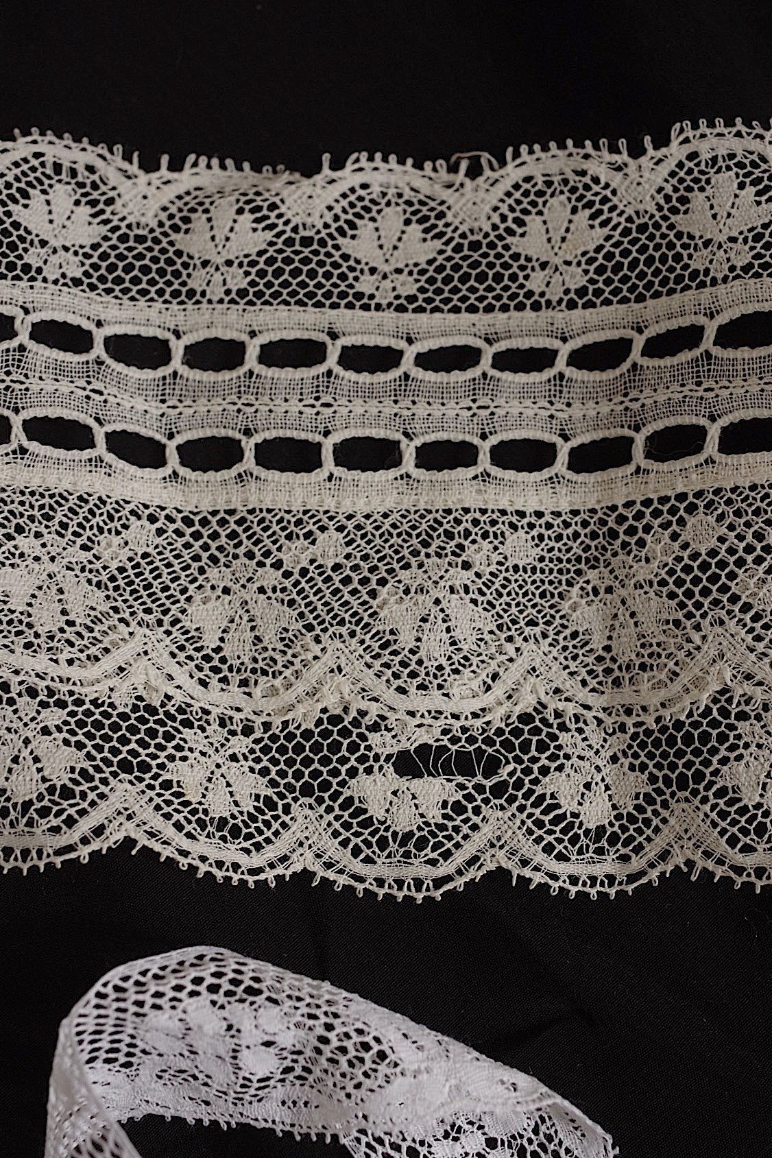 Dentelle ancienne 500 cm × 75 cm