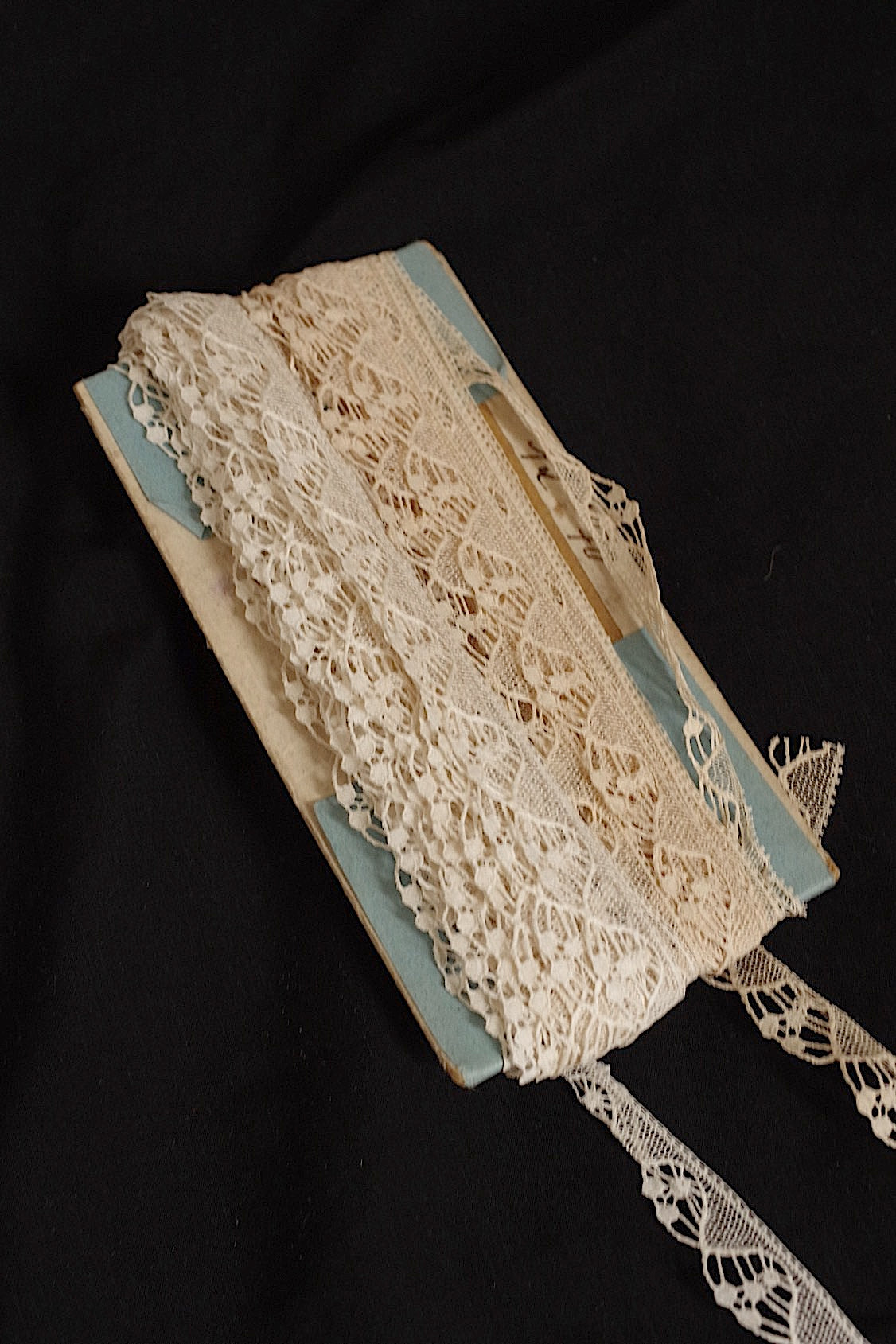 Dentelle ancienne 670 cm × 445 cm